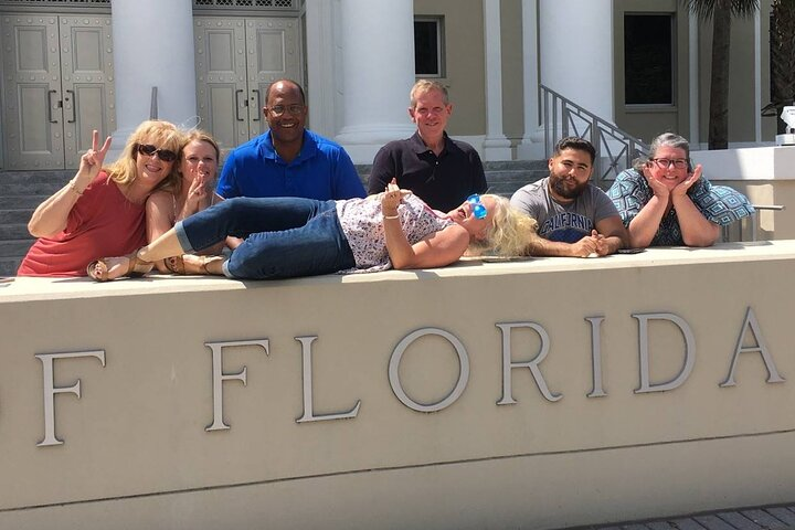 Explore Orlando through unique challenges and playful interaction gathering with friends to uncover hidden gems while measuring your skills against others in a delightful urban quest.